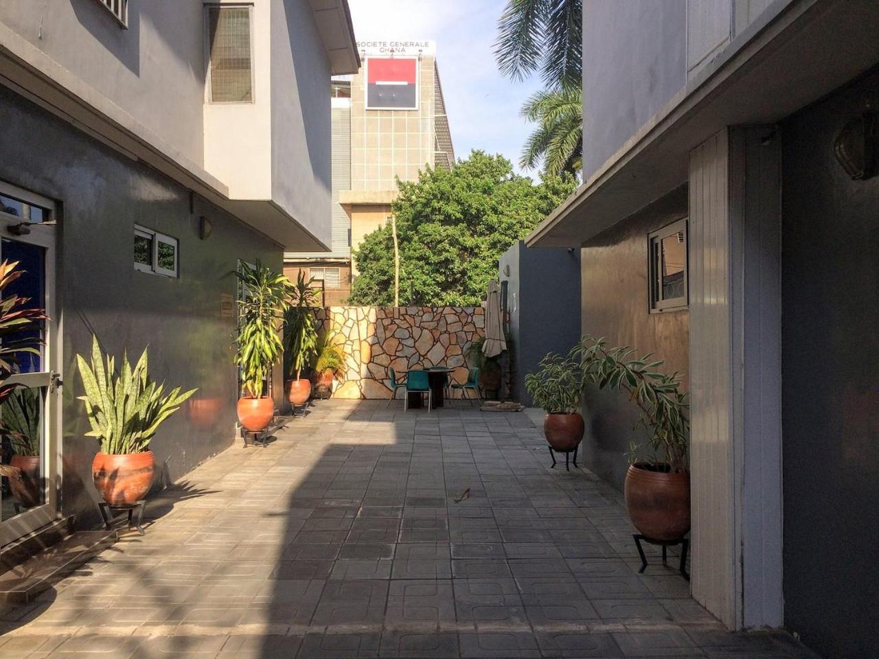 Manjaro Suites Accra Bagian luar foto