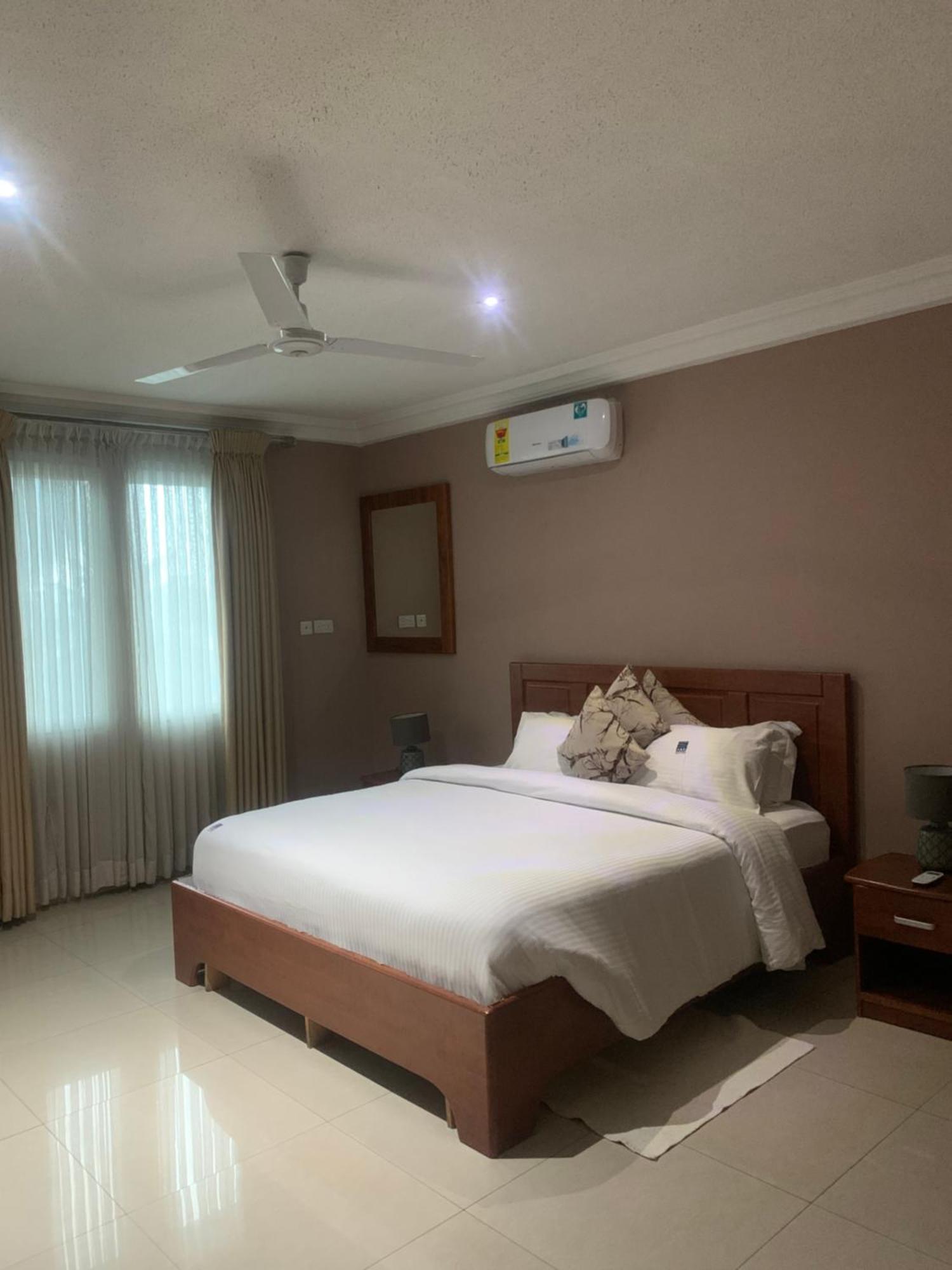 Manjaro Suites Accra Bagian luar foto