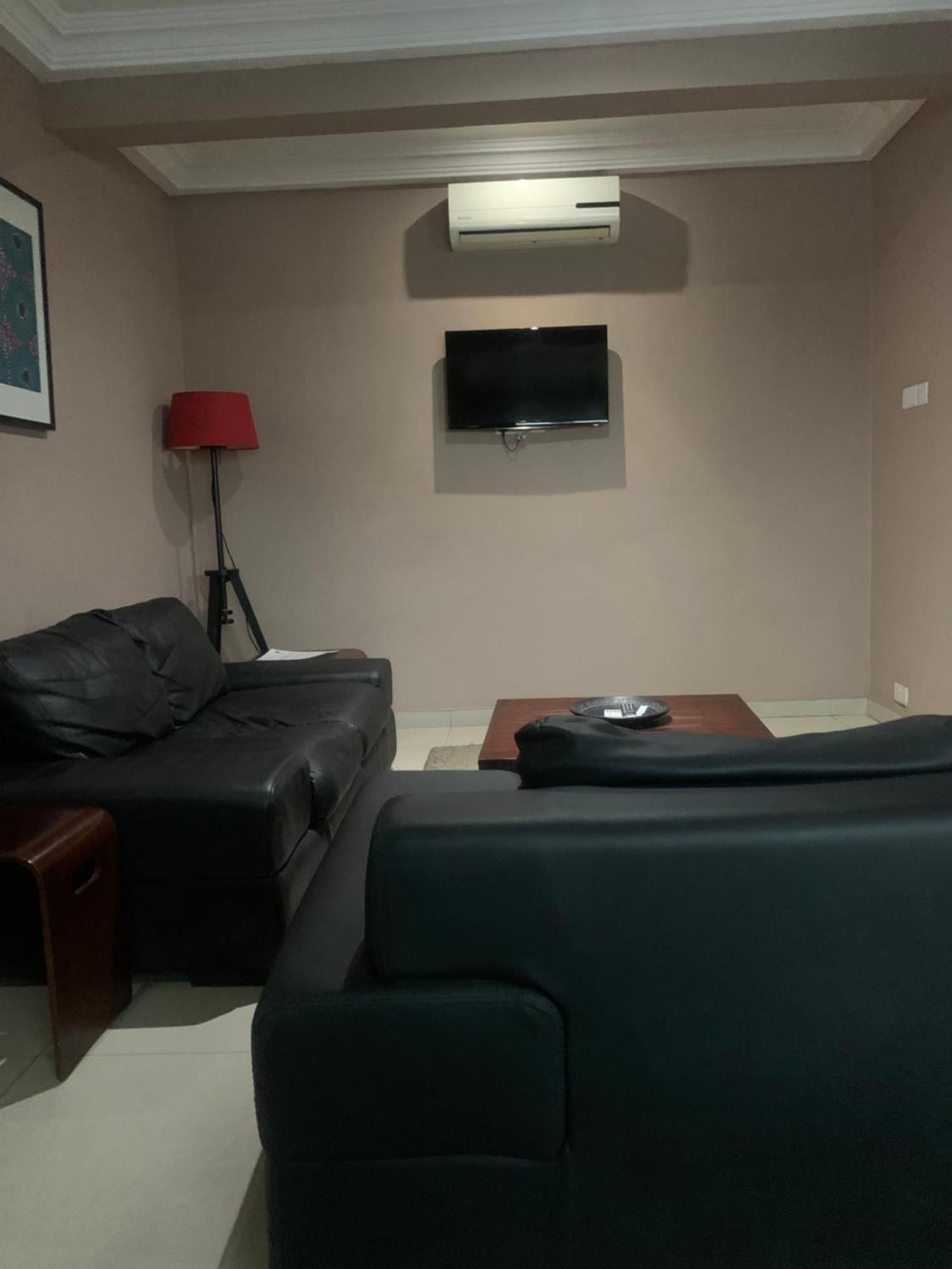 Manjaro Suites Accra Bagian luar foto