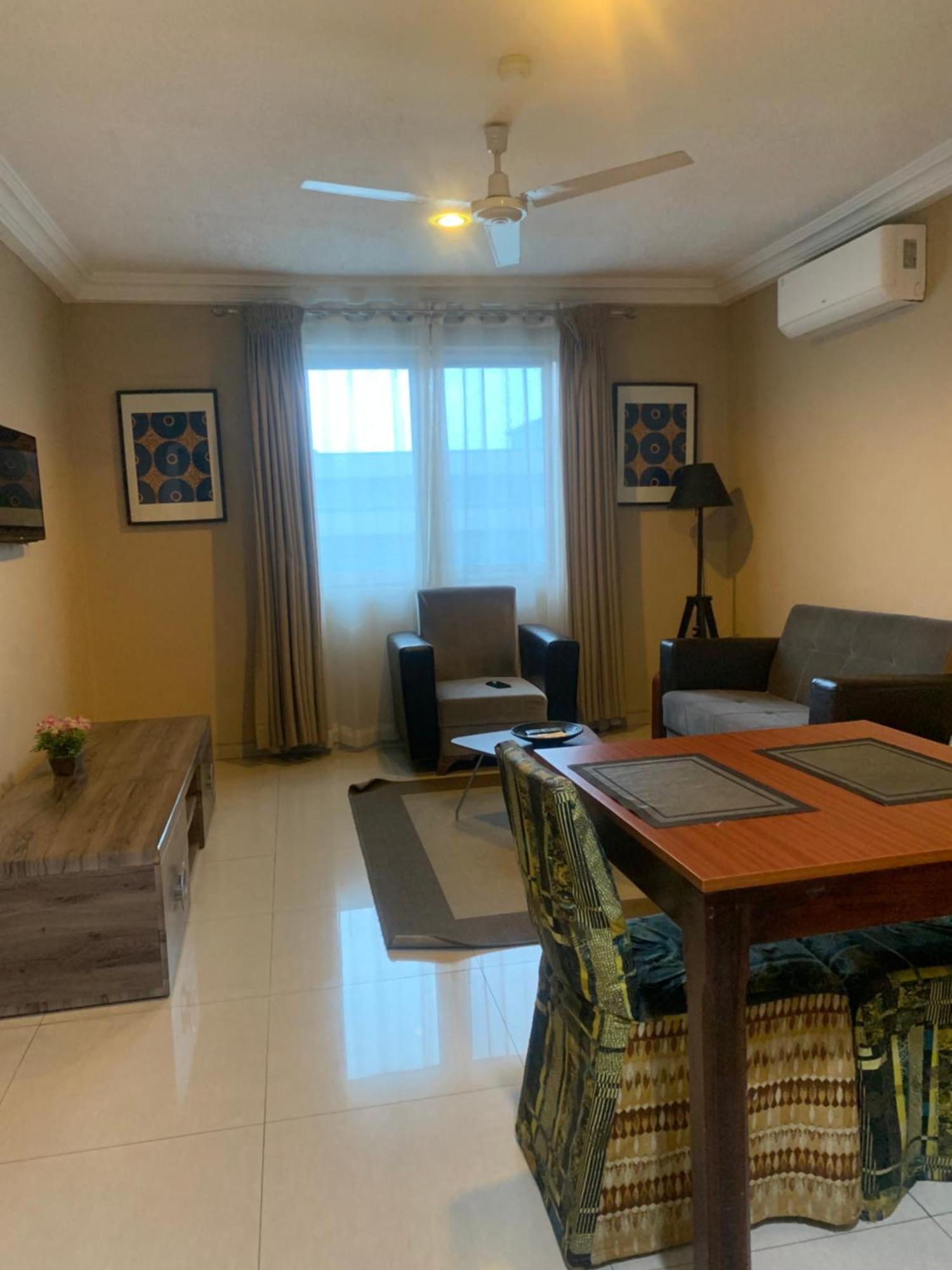 Manjaro Suites Accra Bagian luar foto