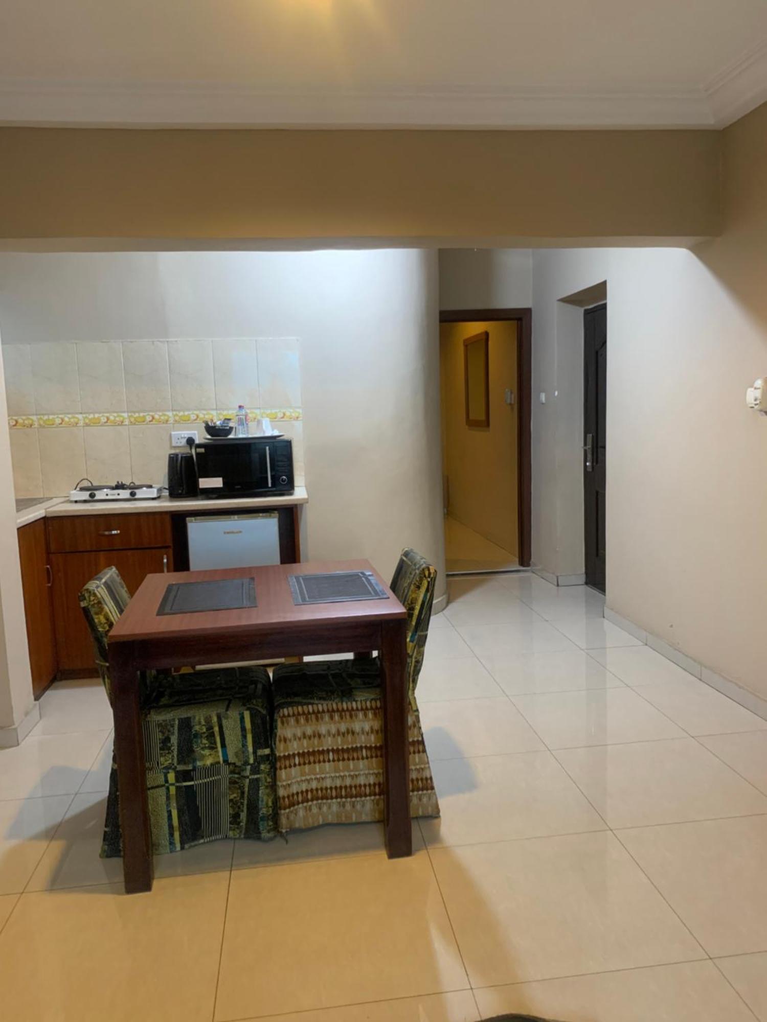 Manjaro Suites Accra Bagian luar foto