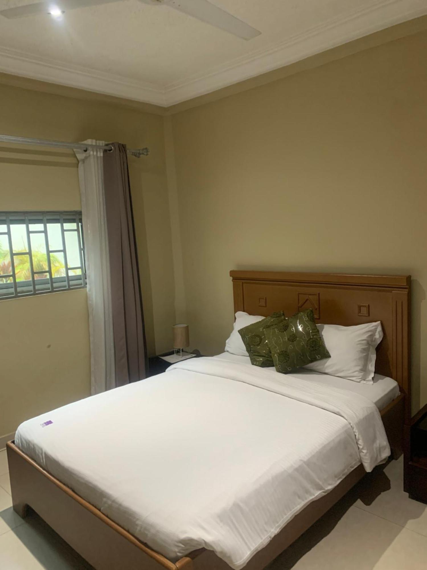 Manjaro Suites Accra Bagian luar foto