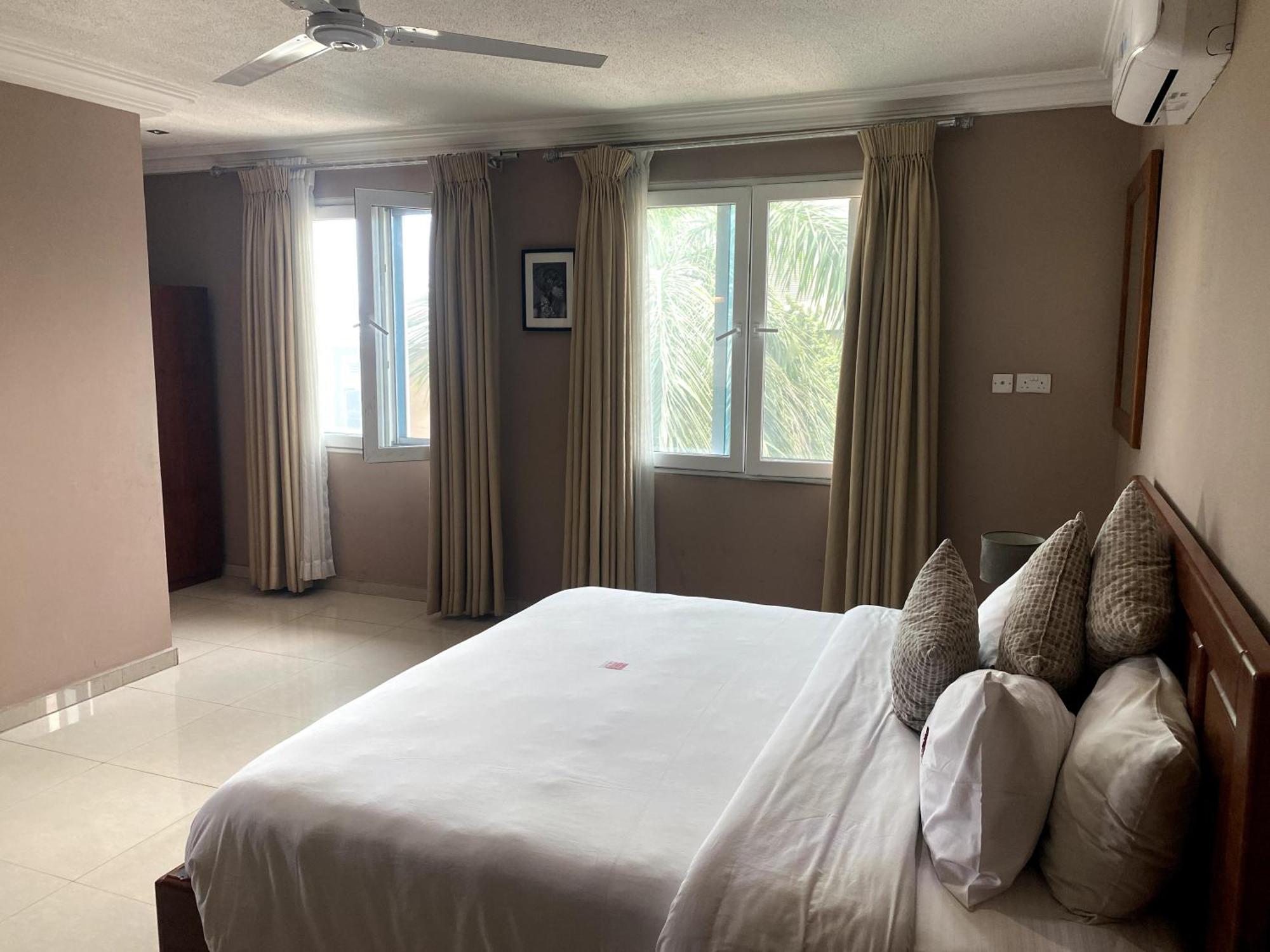 Manjaro Suites Accra Bagian luar foto