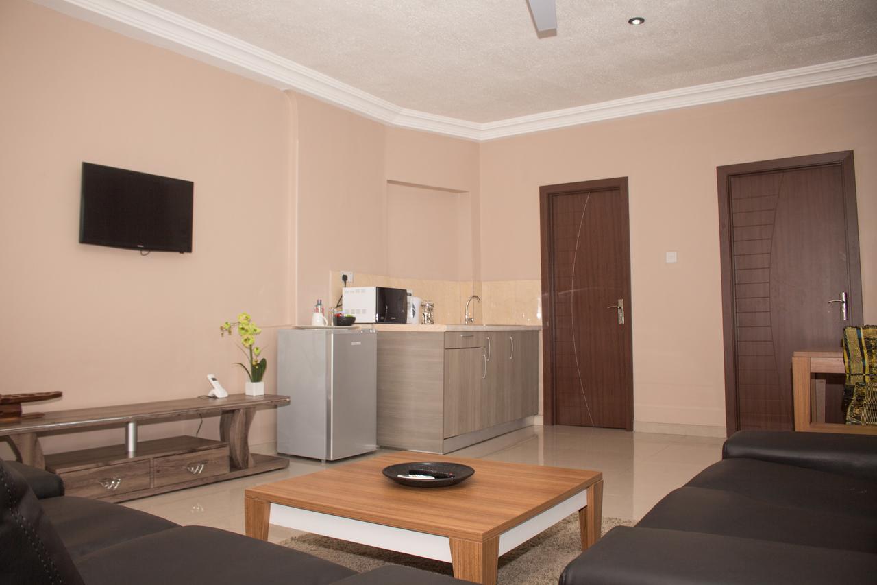 Manjaro Suites Accra Bagian luar foto