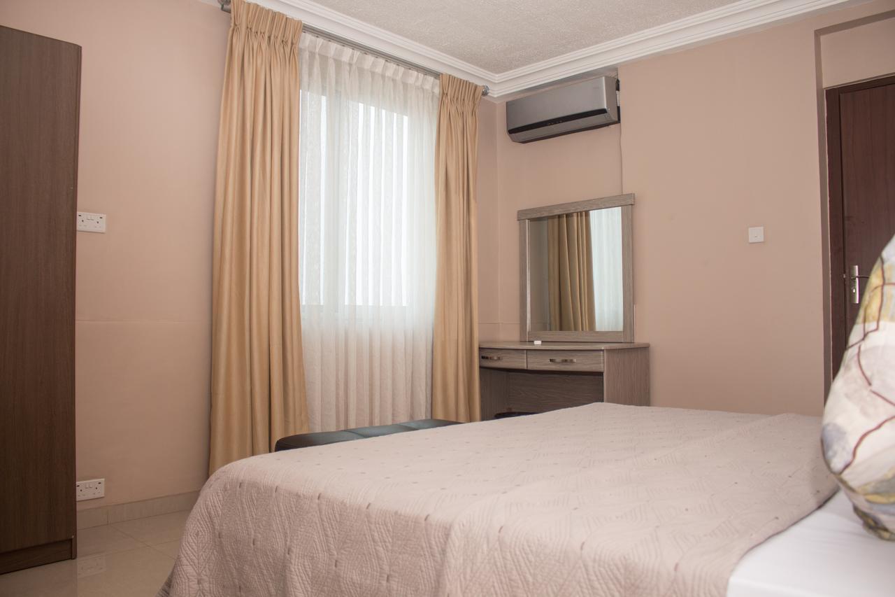 Manjaro Suites Accra Bagian luar foto