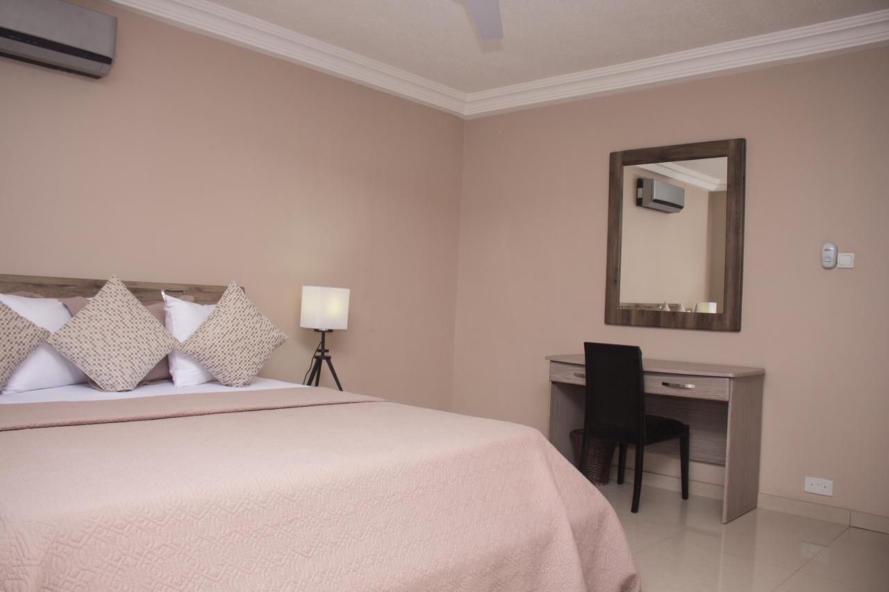 Manjaro Suites Accra Bagian luar foto