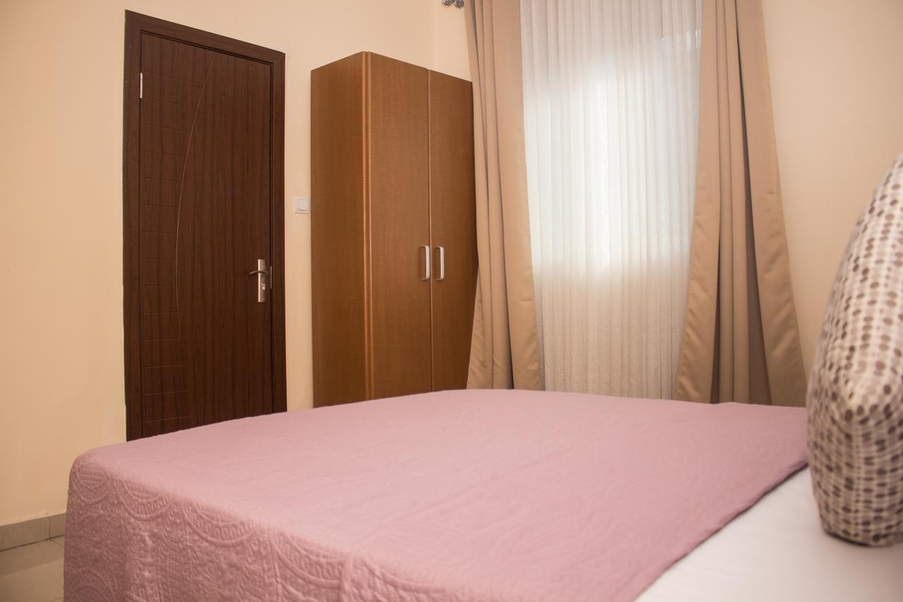 Manjaro Suites Accra Bagian luar foto