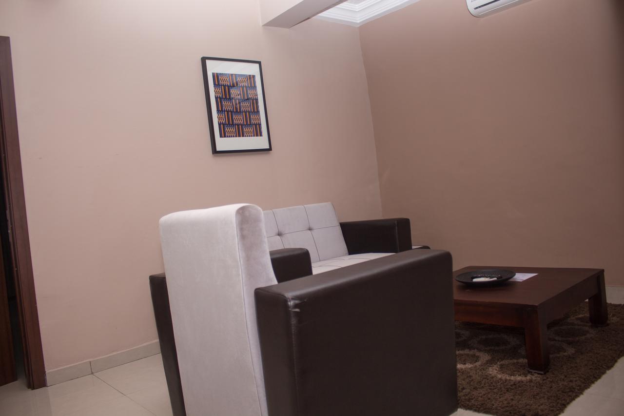 Manjaro Suites Accra Bagian luar foto